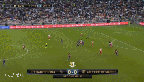 利物浦发角球期间 萨拉赫和亨德森聊了很久